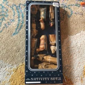 Hand Painted Vintage Nativity Set (29)